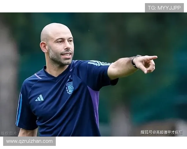 季后赛即将开启贝克汉姆现身迈阿密训练场与马斯切拉诺热烈交流