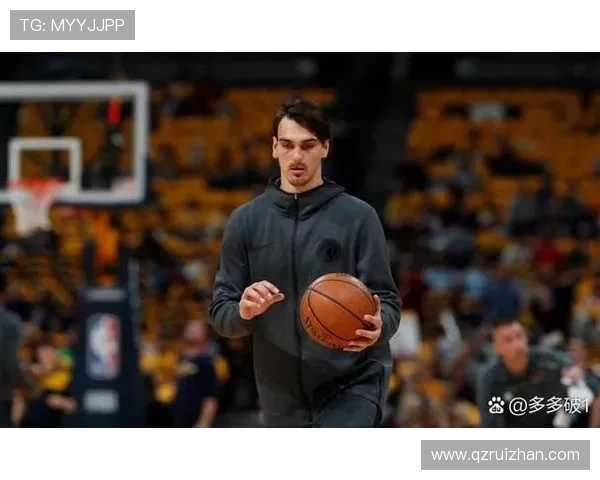 布克半场表现平平仅得8分2板5助球队状态堪忧需加强进攻效率